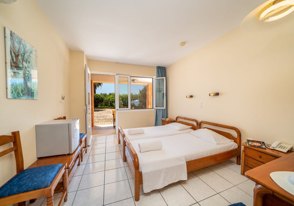 Standard Double Room with Garden View